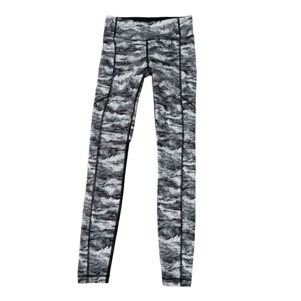 Lululemon Speed Tight V Power Luxtreme Hazy Days Black White / Black Size 4
